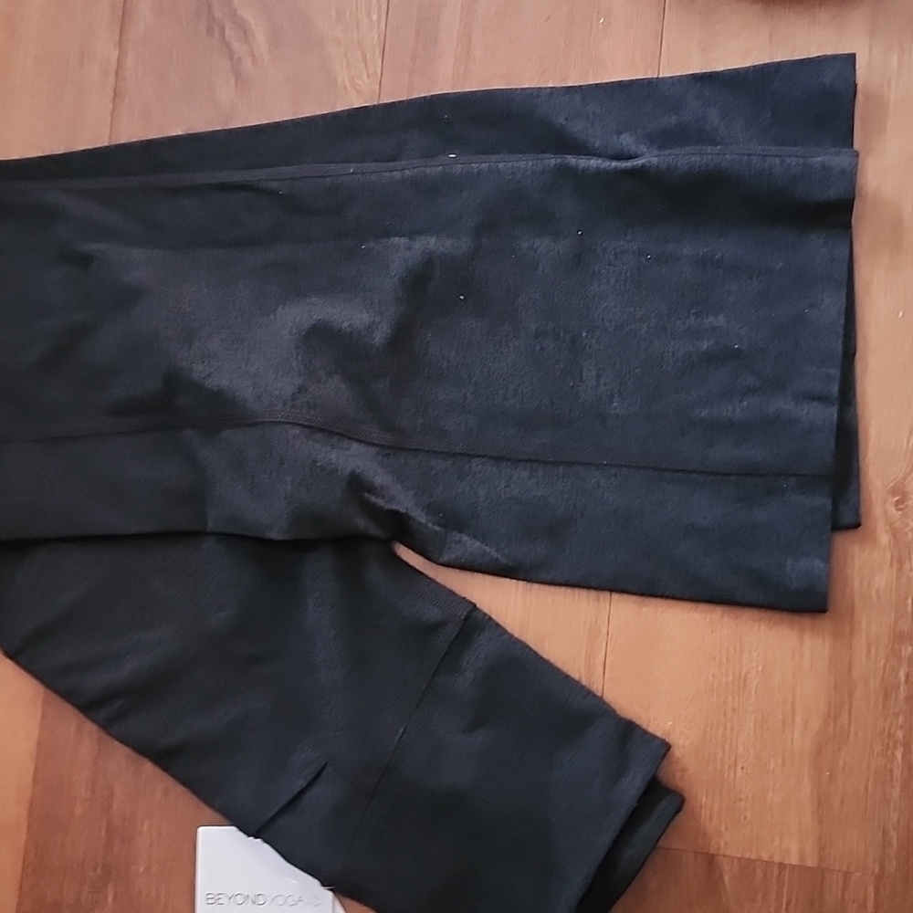 Beyond Yoga  Dark Gray Set 2 Pieces